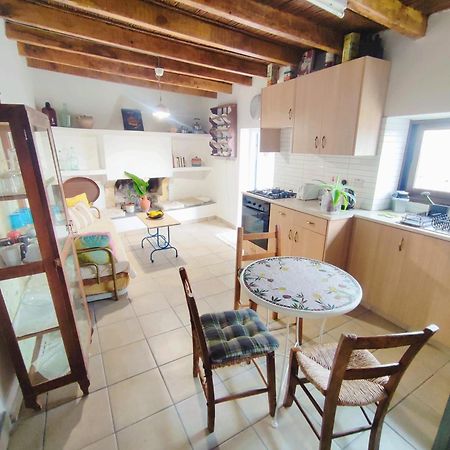 Faith'S Stone House Guest House Simou Bagian luar foto