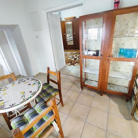 Faith'S Stone House Guest House Simou Bagian luar foto