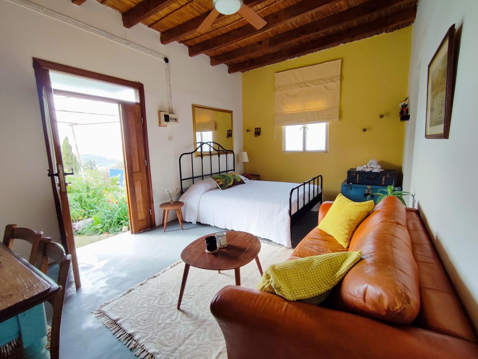 Faith'S Stone House Guest House Simou Bagian luar foto