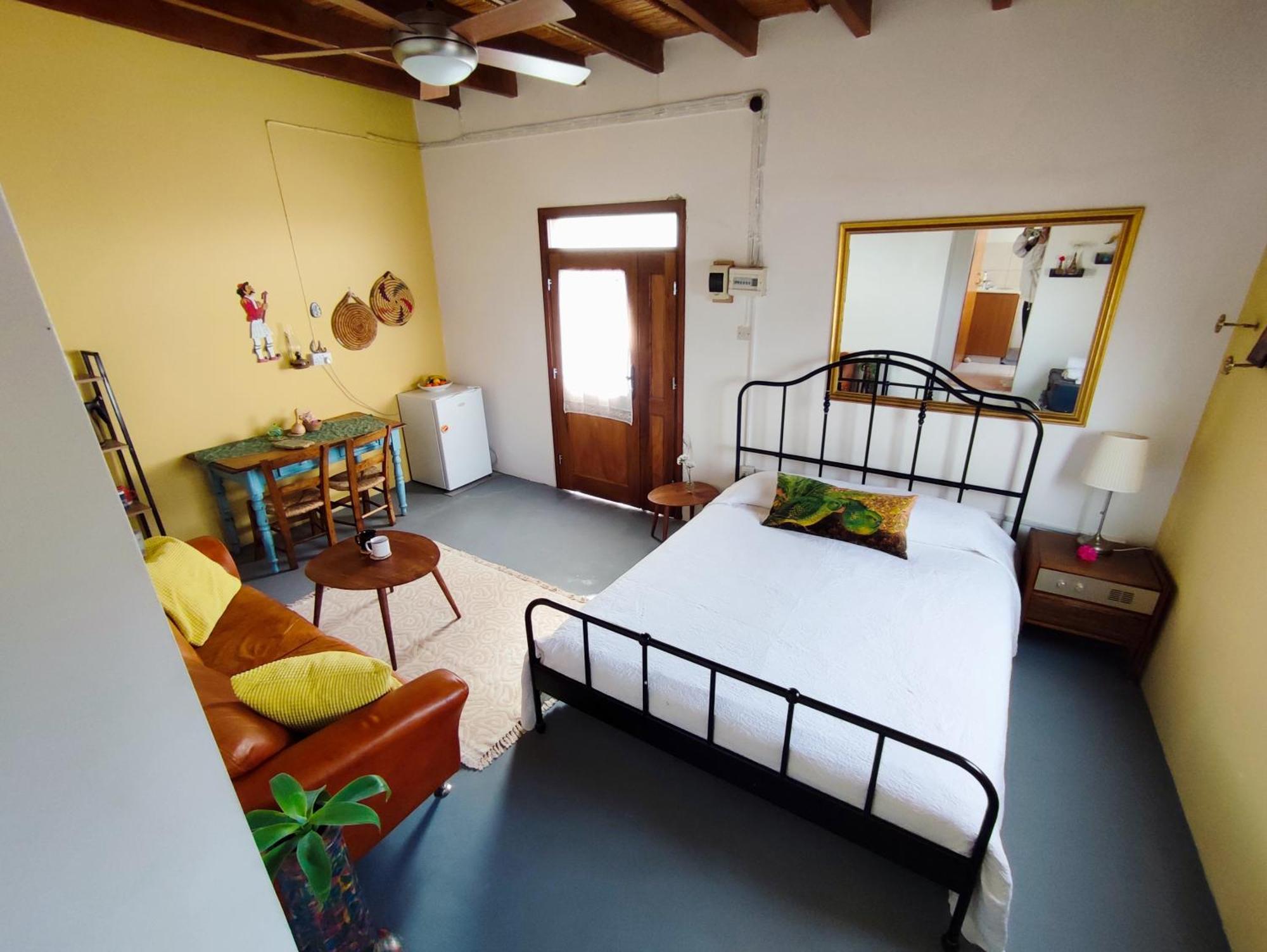 Faith'S Stone House Guest House Simou Bagian luar foto
