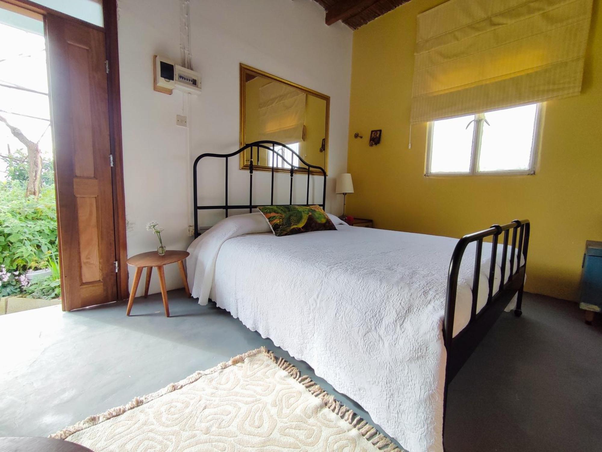 Faith'S Stone House Guest House Simou Bagian luar foto