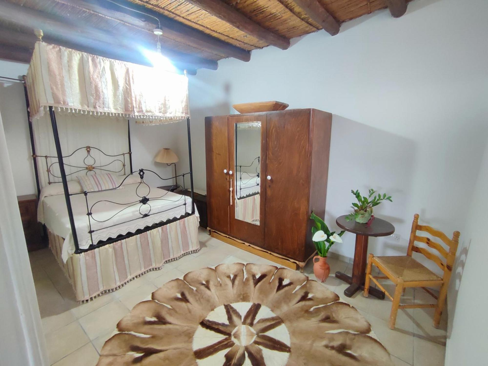 Faith'S Stone House Guest House Simou Bagian luar foto